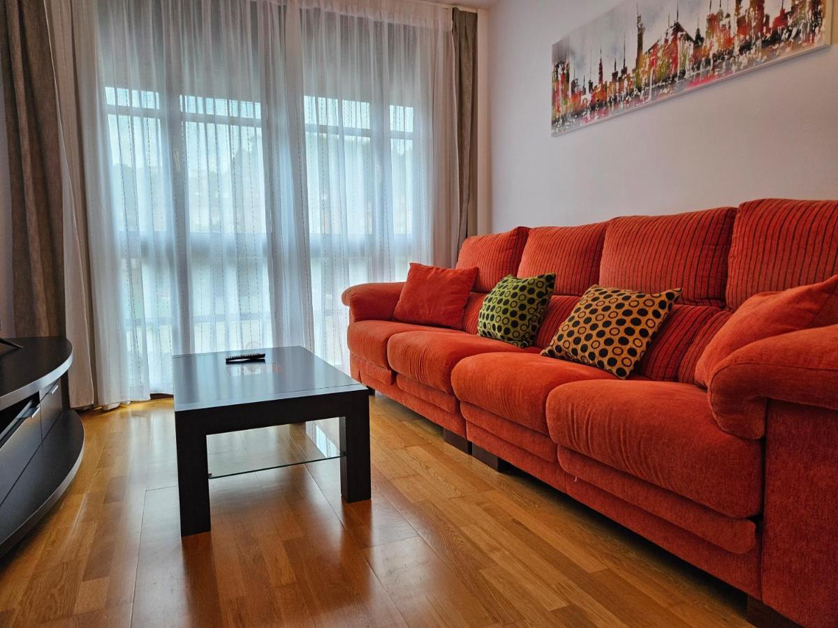 ריבאדסלה 13B01 Apartamento Con Terraza Y Garaje מראה חיצוני תמונה